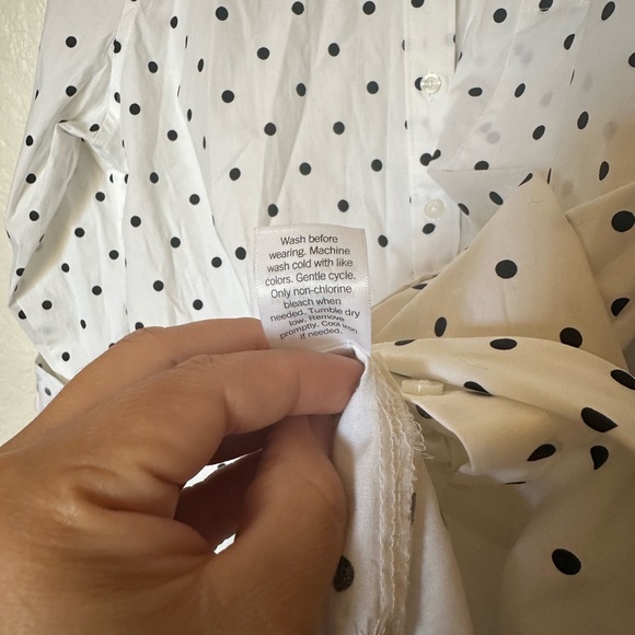 Craft & Barrow woman’s polka dot blouse - Picture 5 of 6